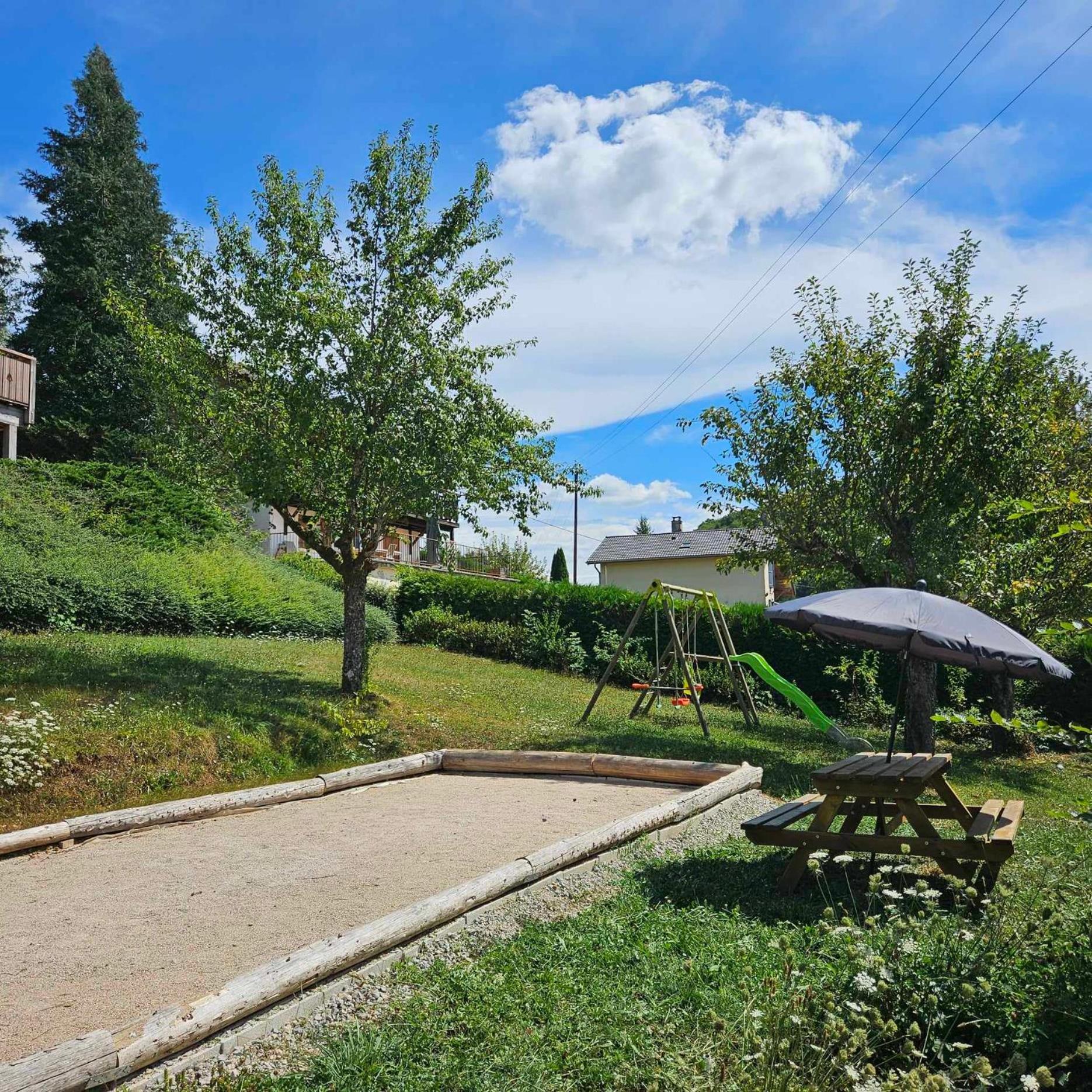 Le Refuge Du Herisson Doucier Exterior photo